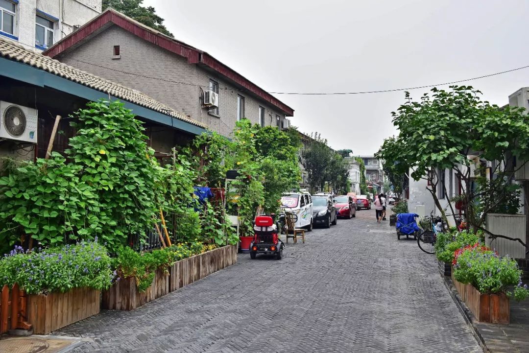 "官宣最美街巷" 杨梅竹斜街可是官宣的"北京市最美街巷" 经腾退改造