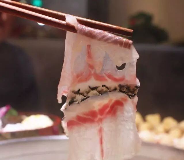 88元抢原价220元的斑鱼火锅超值套餐!斑鱼片 羔羊肉卷 午餐肉.