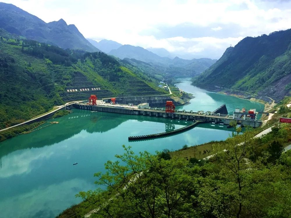 石柱发电公司 银盘水电站大坝全景 浩口水电站 优化中小水电运行管理