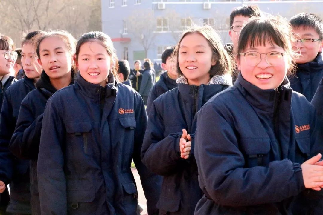 晋中书院61初中部不服来战一场与冬日的较量拔河与跳绳比赛记趣