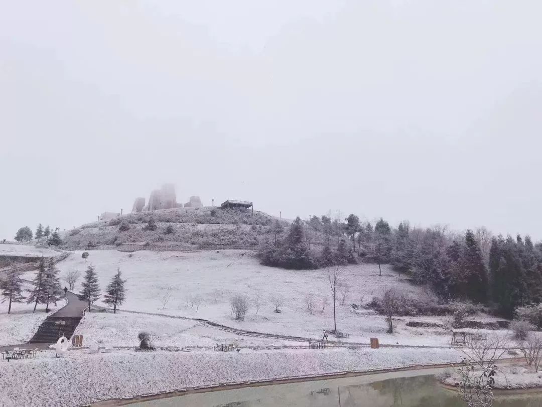 惊艳如期而至野玉海的第一场雪