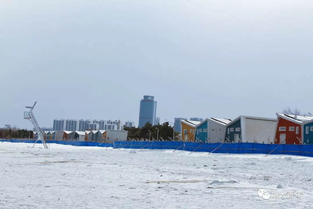 大学初晴后的云翳三元湖&小红船不要滑进水中哦雪景虽美只是在三元湖