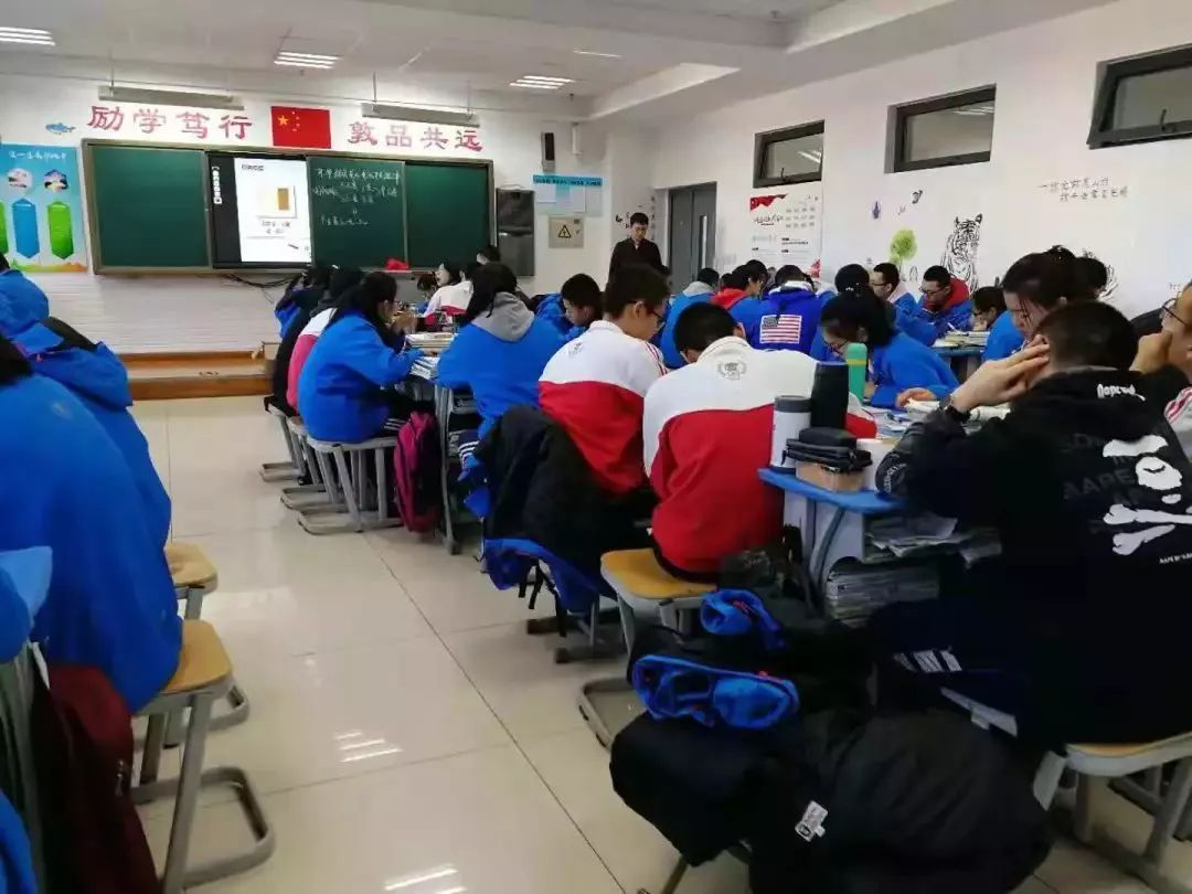 校际交流东联现代中学教师赴呼市一中参加校际交流活动