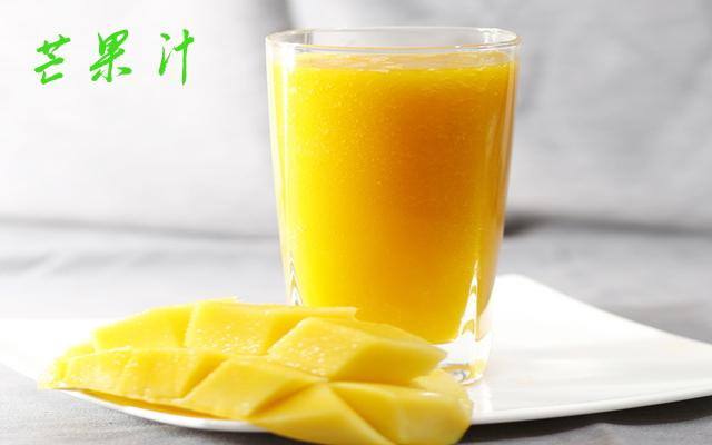 来一扎原滋原味的鲜榨芒果汁,是盛宴中的绝妙饮品