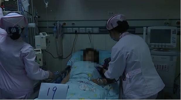 13歲女孩和奶奶相依為命，被同學罵沒爹沒娘，負氣喝下除草劑 親子 第1張