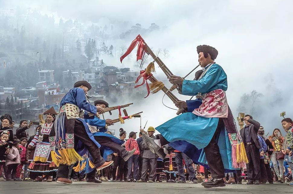 2019春到"七彩云南"万峰林,罗平花海,普者黑,元谋土林,阿细祭火节