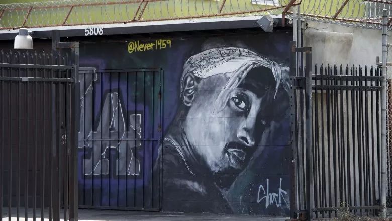 2pac (1971-1996)然而,在这其中就有一些人以一种奇怪的方式准确的