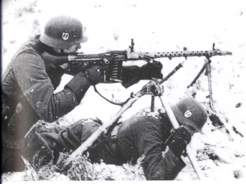德军把mg34机枪用于各种场景,但苏军用法有点不同