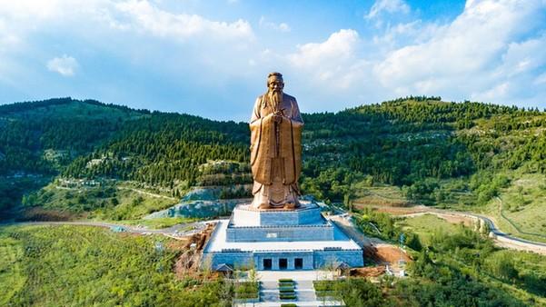 曲阜尼山本为文孔子出生地,在这里建立一个文化旅游观光区也算说的