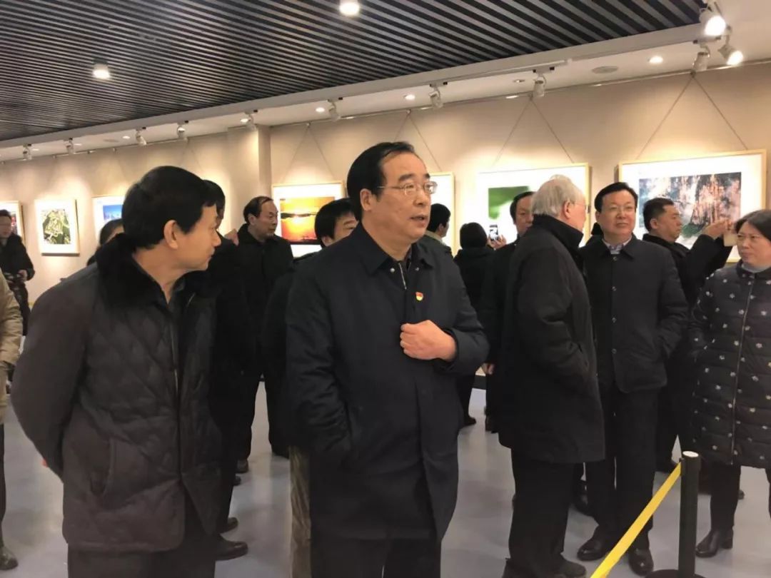 濮阳市举办庆祝改革开放40周年摄影展几百幅作品令人感叹