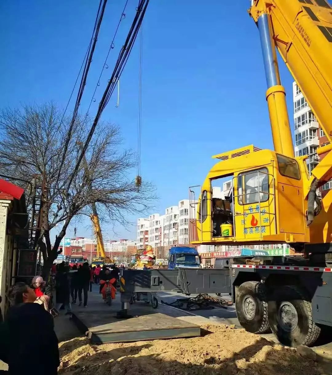 派出500t吊车正是黄骅当地有名的海滨吊装.