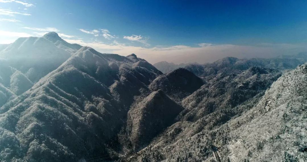 没有大雪纷飞,没有凌冽寒风,天气转寒,草木垂败,地点:岳西县石关乡