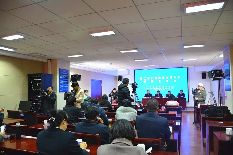 扫黑除恶发布会,通报丽江首例公开开庭审理并宣判的涉