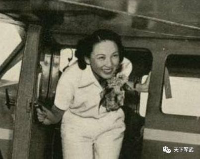 揭秘丨美国首位华裔女飞行员！护航5000架助力盟军抗战