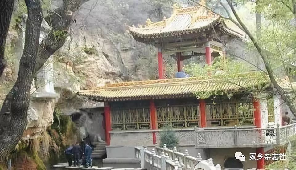 家乡崇信县,还有叹为观止的龙泉寺.