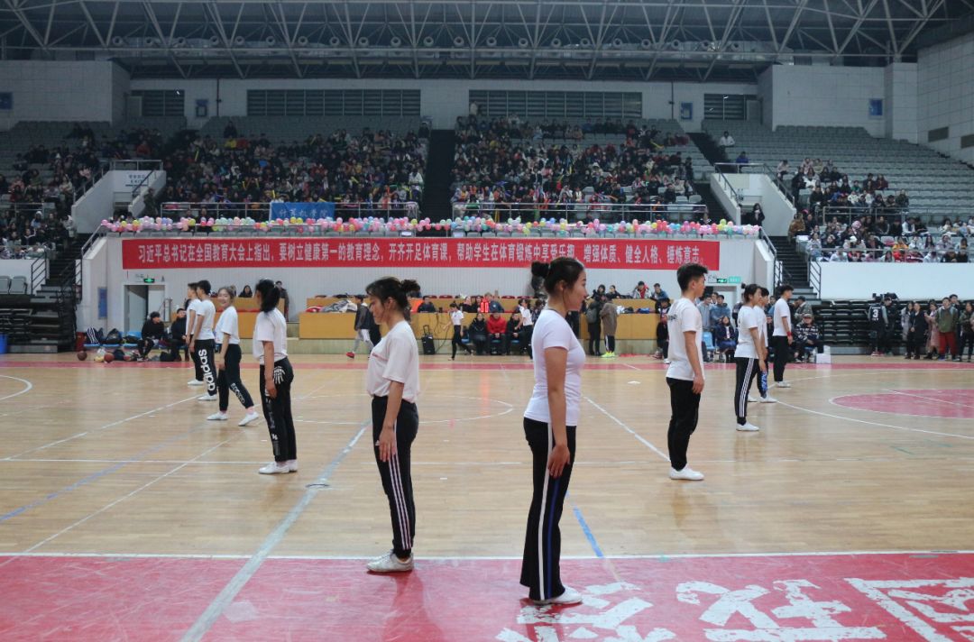 体育育人华中师范大学2018年文华杯篮球联赛开幕