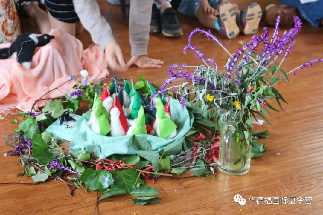 母婴 正文  布置季节桌:蔡芝如说,他们家有季节桌后,开始敏察到四季的