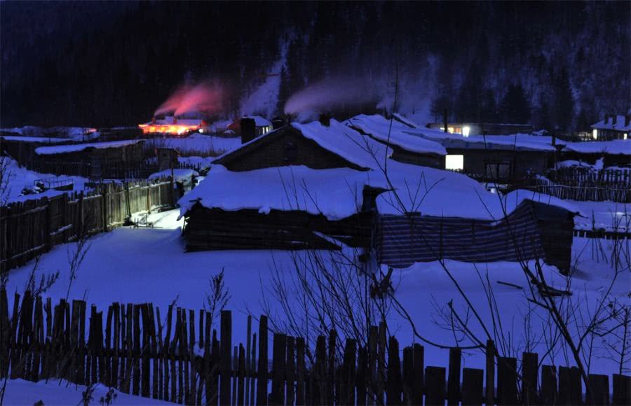 读睡古诗词琼花翩舞下凡欢眺岭眸松笑雪寒