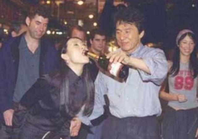 女星們「喝醉酒」的圖片被流出，林志玲「儀態盡失」，網友：無奈 娛樂 第3張