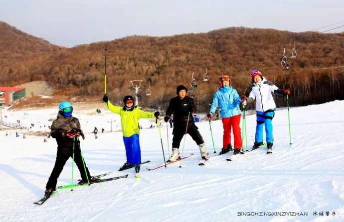 哈尔滨帽儿山高山滑雪场,滑雪发烧友驰骋的乐园