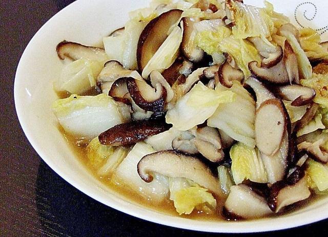 白菜炖香菇