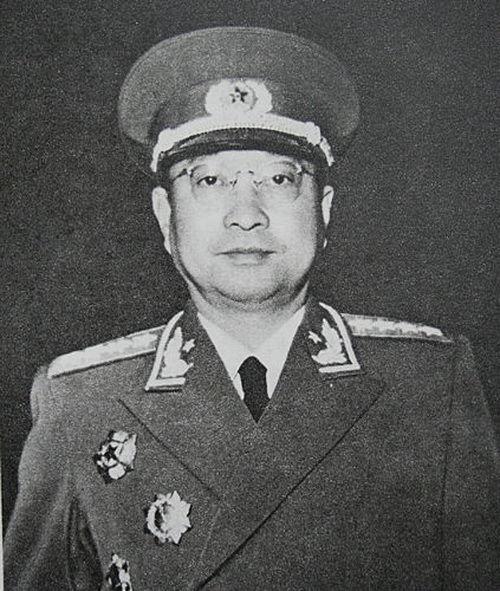 开国将帅中，蒋介石最看重这个人，还一直想拉拢过去