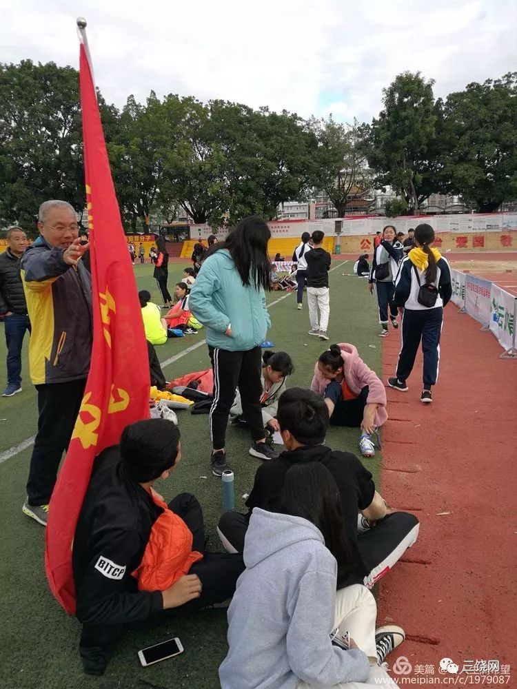 喜讯祝贺三饶中学学生田径队获得饶平县学校体育艺术节中学生田径初中