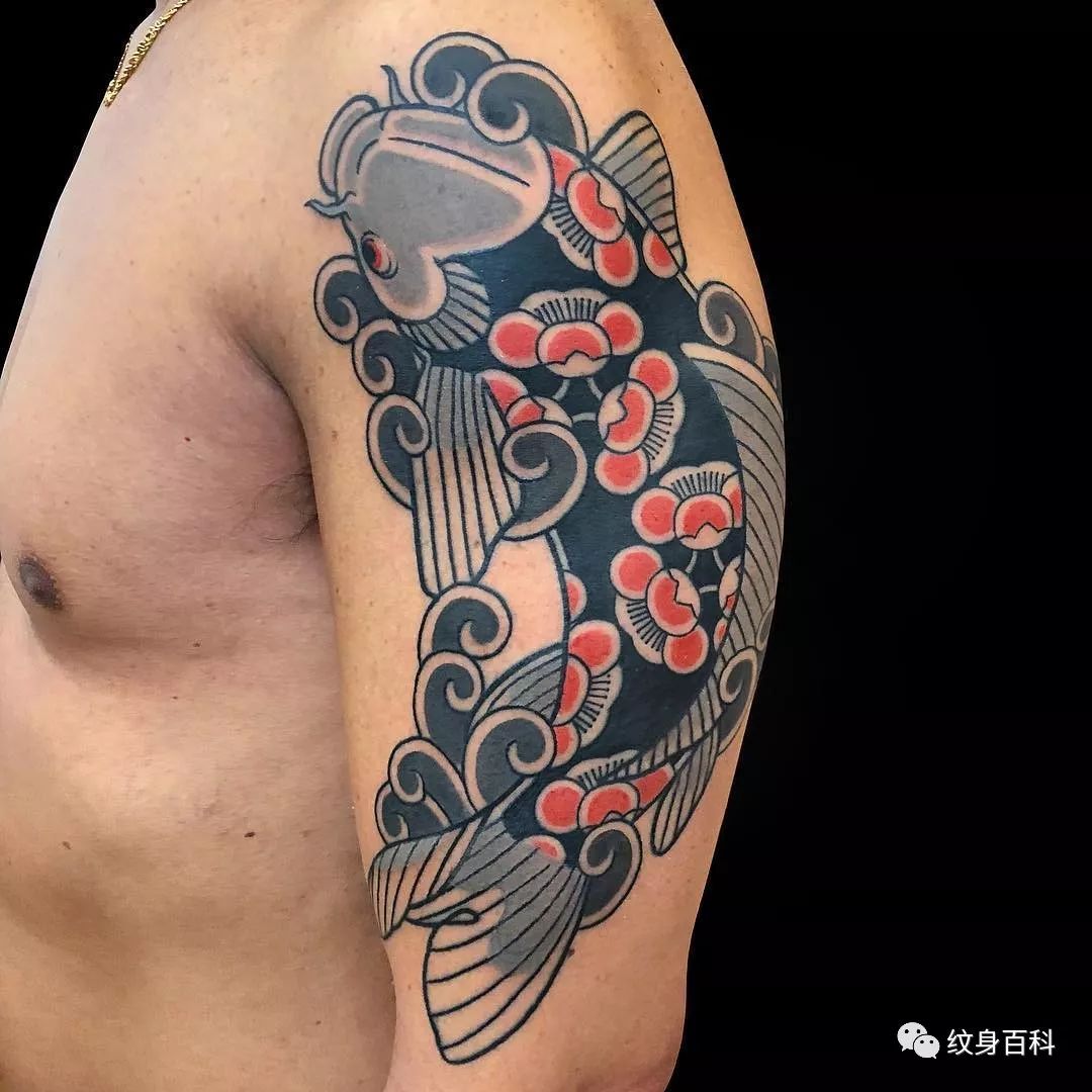 郑州纹身：满背纹身，鲤鱼纹身|黑灰纹身-郑州天龙纹身工作室