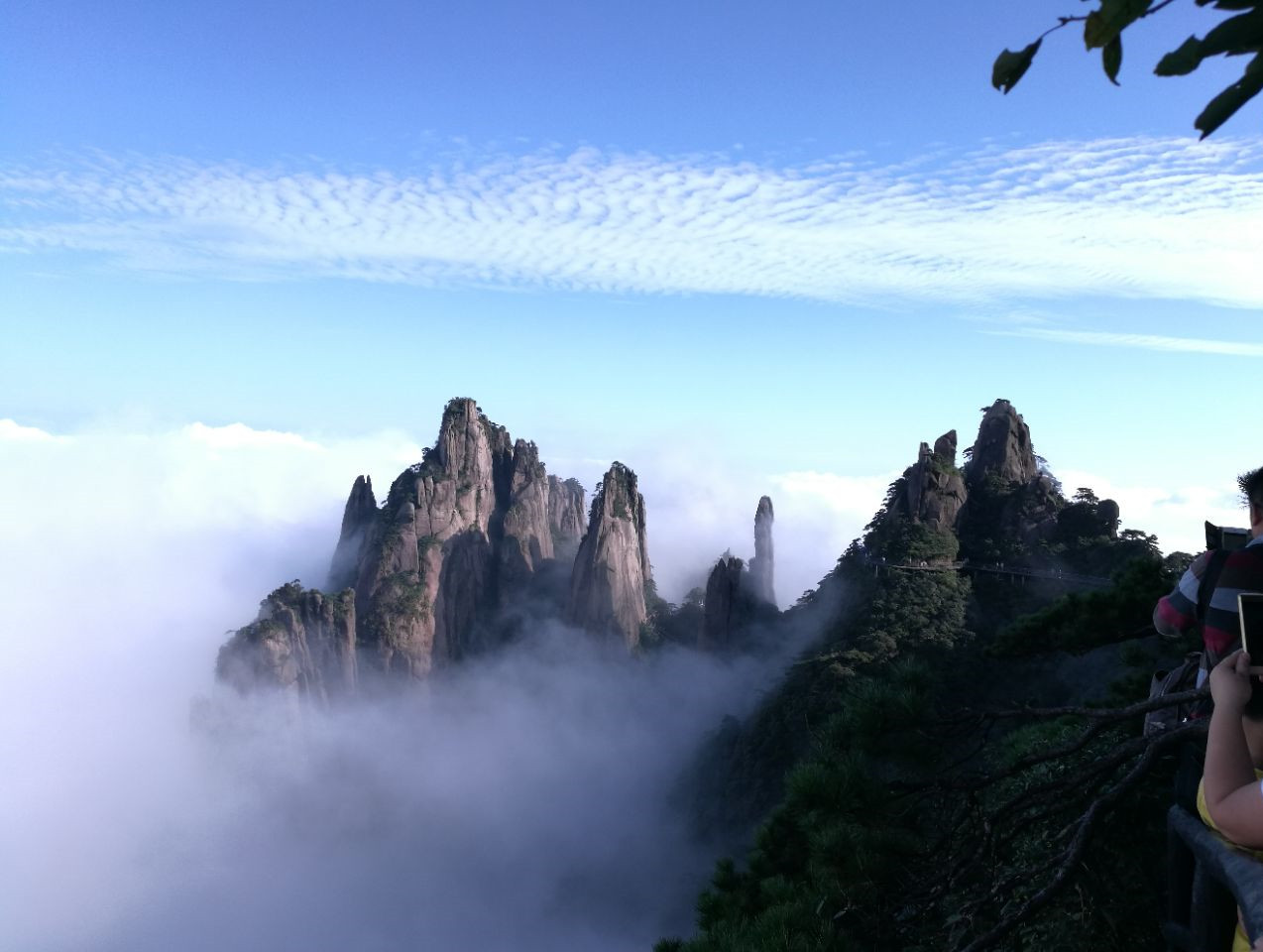 1/ 12 仙山,古代神话传说中的仙境,是仙人居住的地方,古人云:"山不在