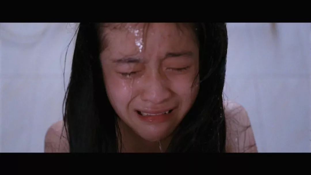 這位撞臉陳冠希or趙本山的21歲少女，16歲時就完美演繹瞭你的“狗血”青春