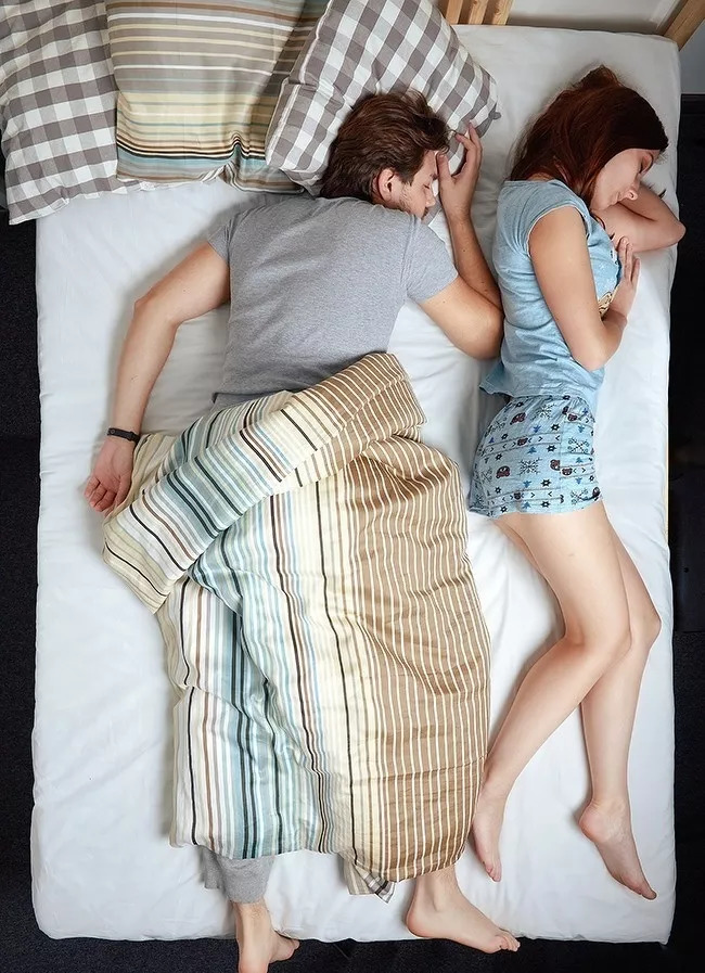 14种情侣睡姿揭露恋爱关系测一测你是哪种