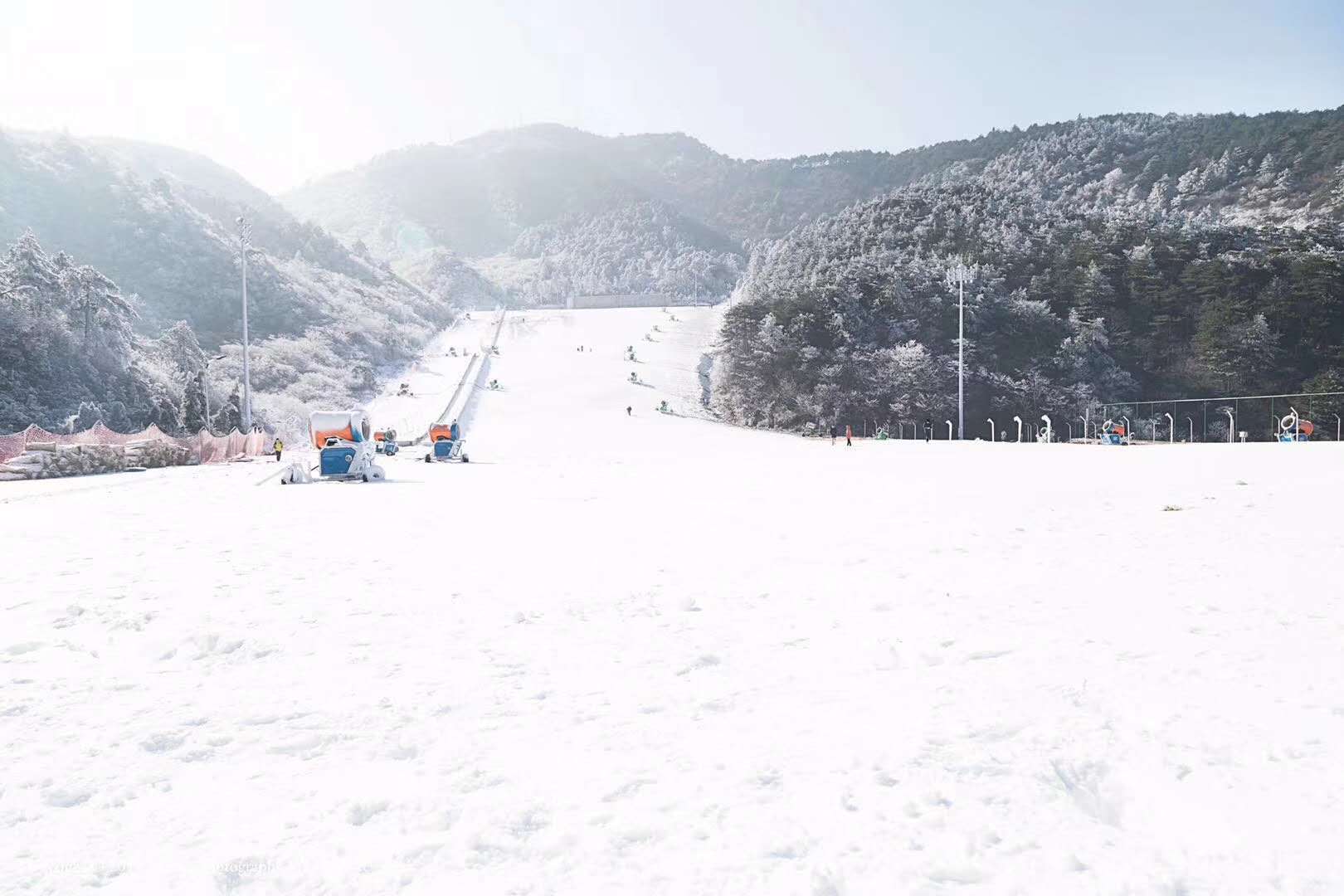 咸宁九宫山滑雪一日游武汉到九宫山滑雪一日游江南唯一高山室外滑雪场