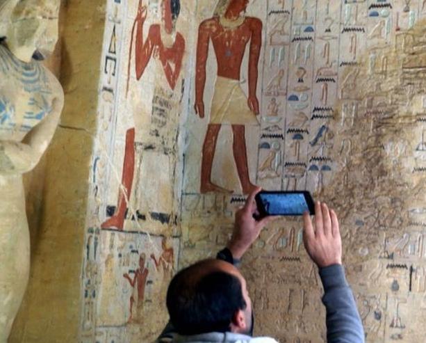 埃及出土4400年前古墓，里面的壁画颜色、形态完好无损！