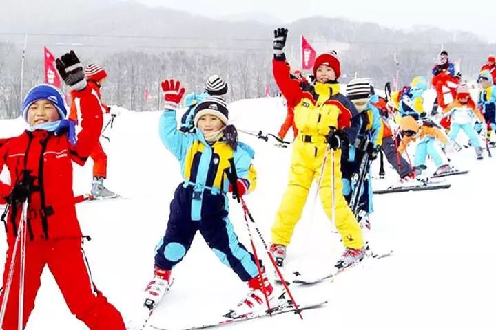 冬季旅游新打卡地集宁区大河湾国际滑雪场