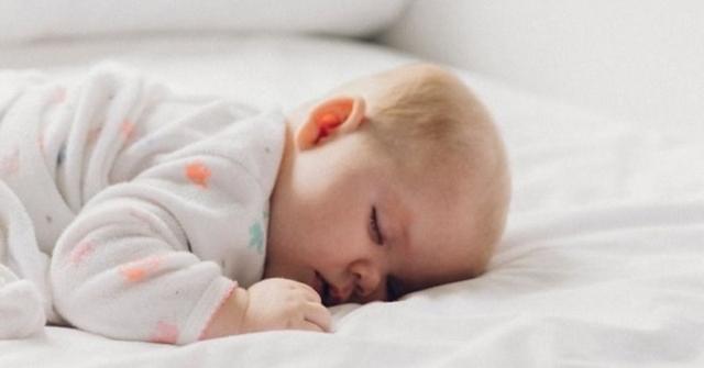 寶寶趴著睡易窒息死亡，要避免這件事，爸媽該謹記這些話