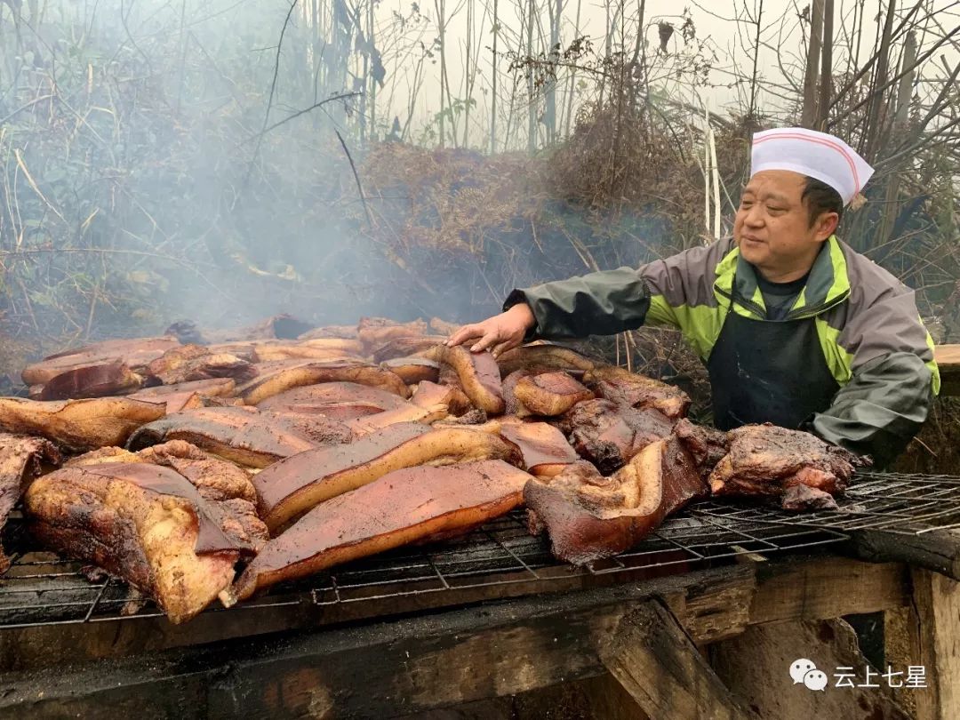 快过年啦,毕节 "年味儿" 的象征,"秋"腊肉.