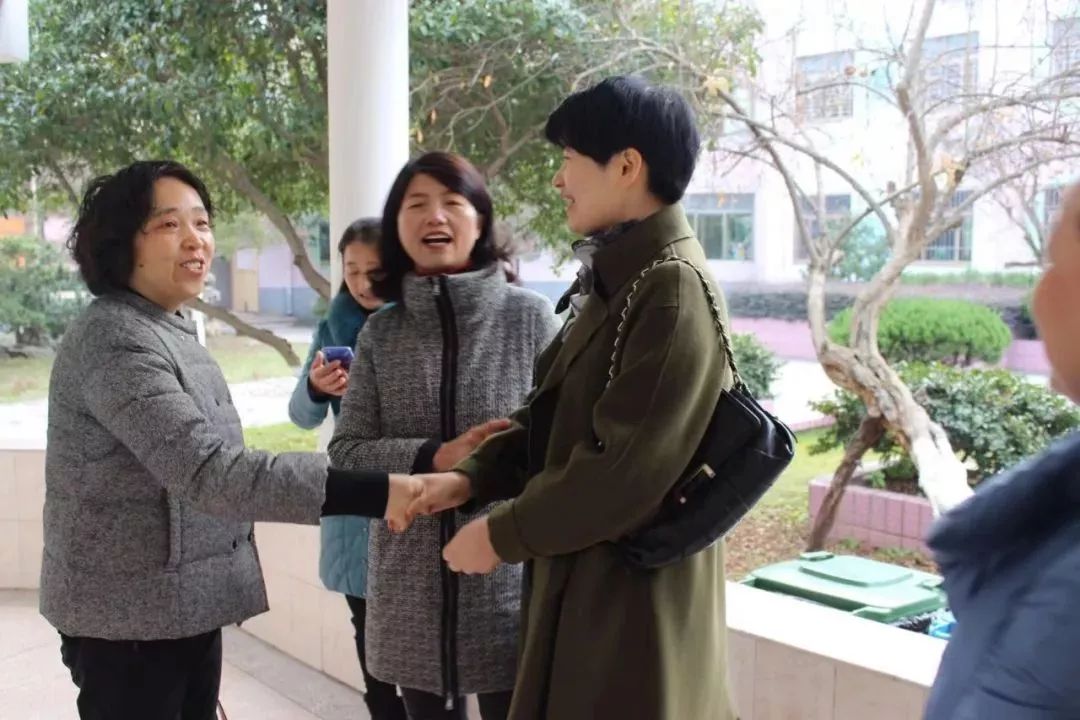 12月14日,奉贤区实验幼儿园在园长宋丽梅的带领下一行三人来到了苏州