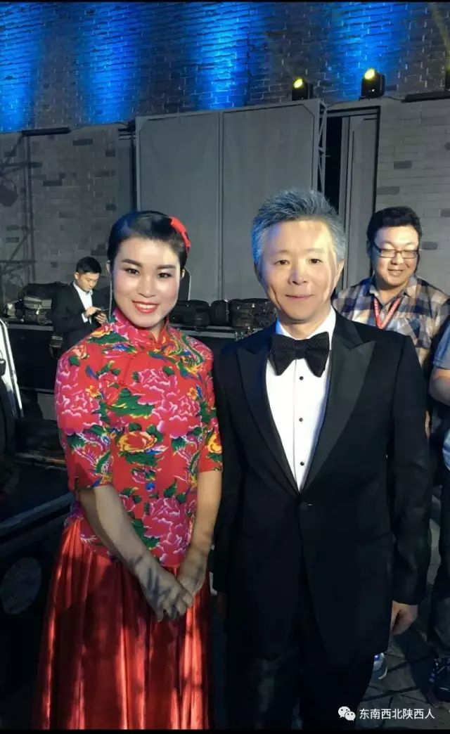 与著名男高音歌唱家王宏伟