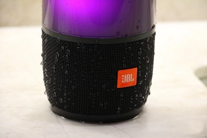 jbl pulse3炫彩蓝牙小音箱 纵情享受音乐