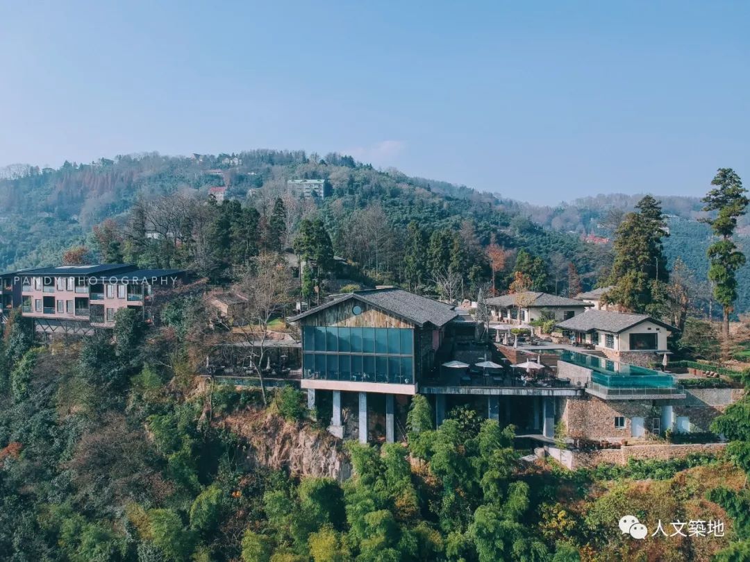 年初裸心堡成为莫干山地区继裸心谷之后开业的又一个地标性高端度假村