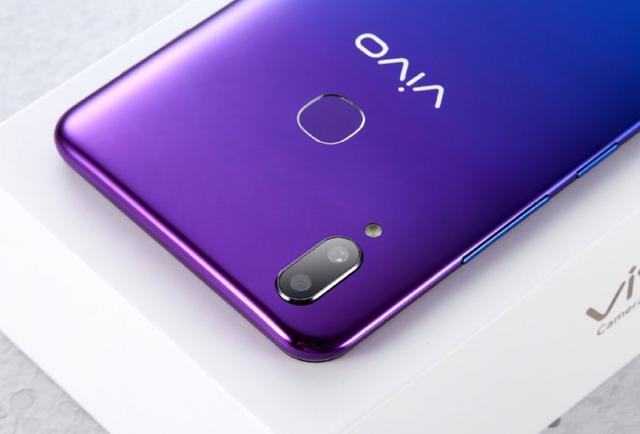 vivo Z1青春版怎么样?我们拿新发布的华为畅享