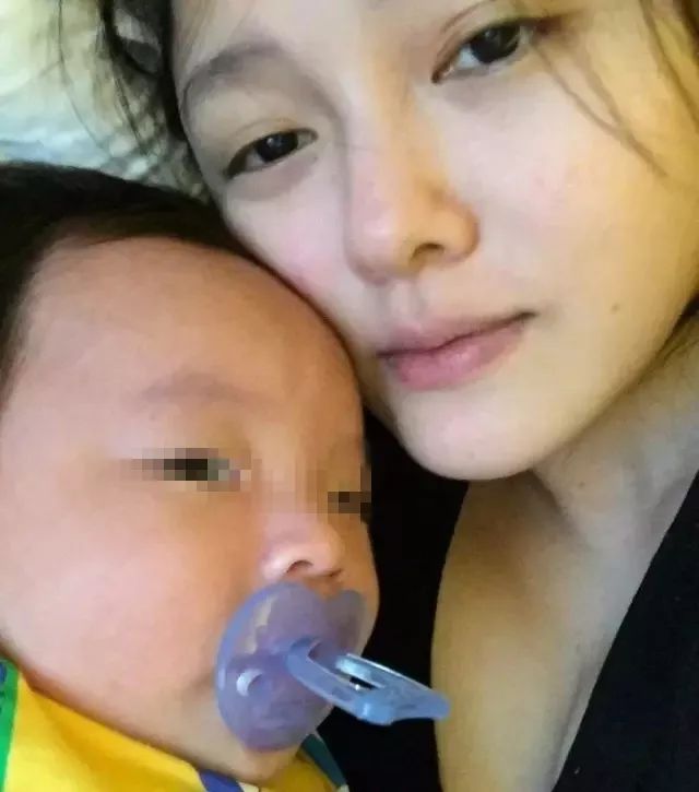 伊能静以47岁高龄剖腹产生下女儿小米粒,但因细菌感染伤口,入院开刀