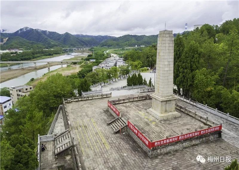 大埔三河坝战役烈士纪念碑与此同时,大埔县以构建韩江(大埔)产业带为