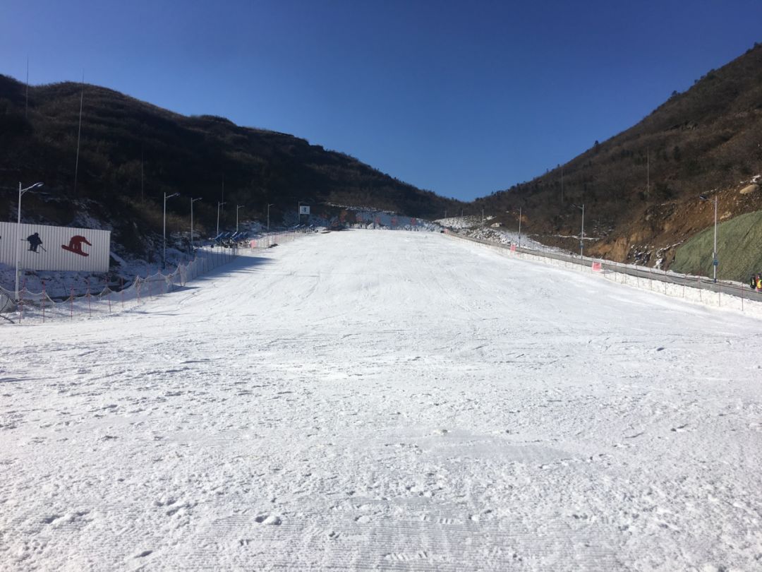 七星岭滑雪场全貌