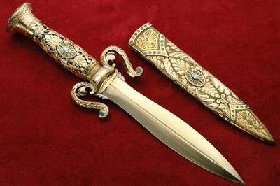 世界上最昂贵的七把名刀,属于乾隆皇帝的就有两把_匕首
