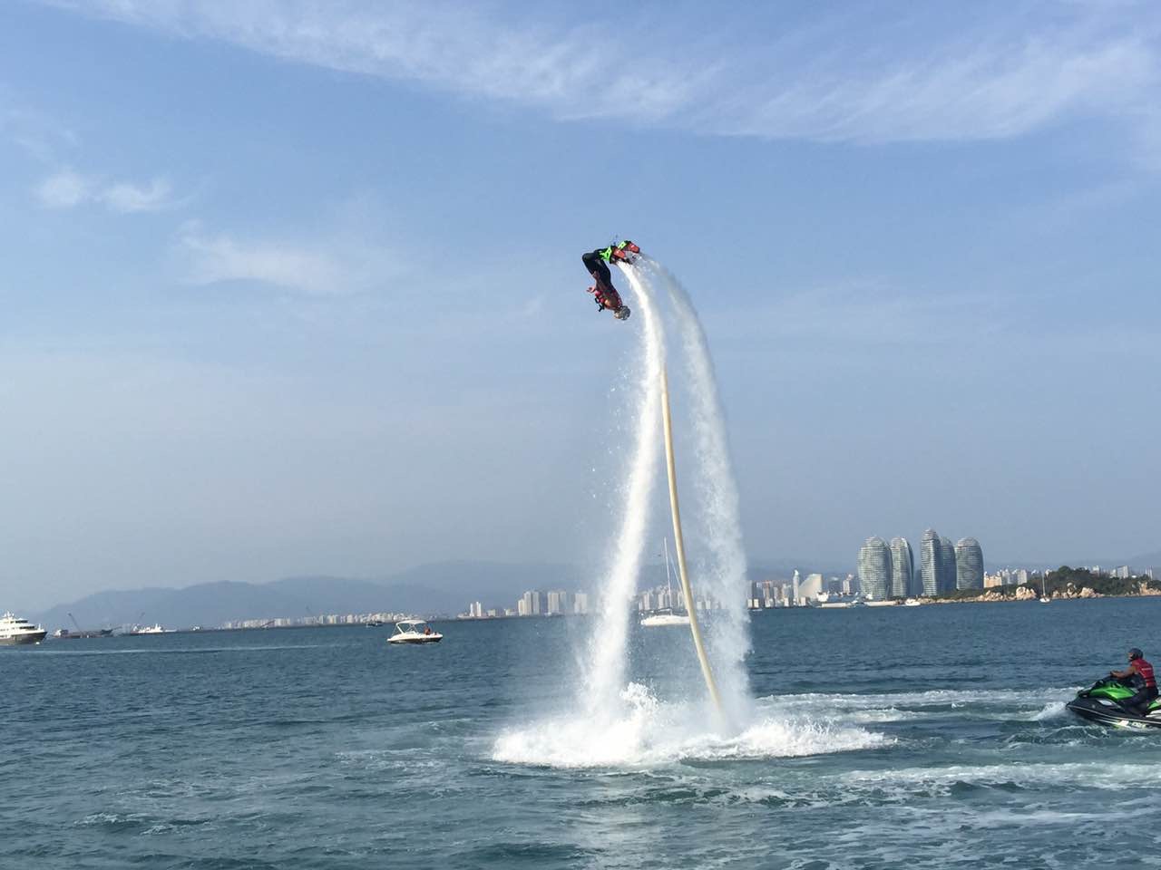 海上趴必备体验项目三亚有很多水上飞人资深玩家