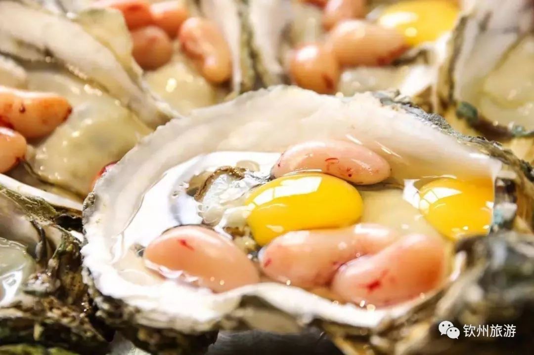 配上农家初生土鹌鹑蛋,鸡子 再撒上葱花,枸杞 这样的搭配 这三种不同