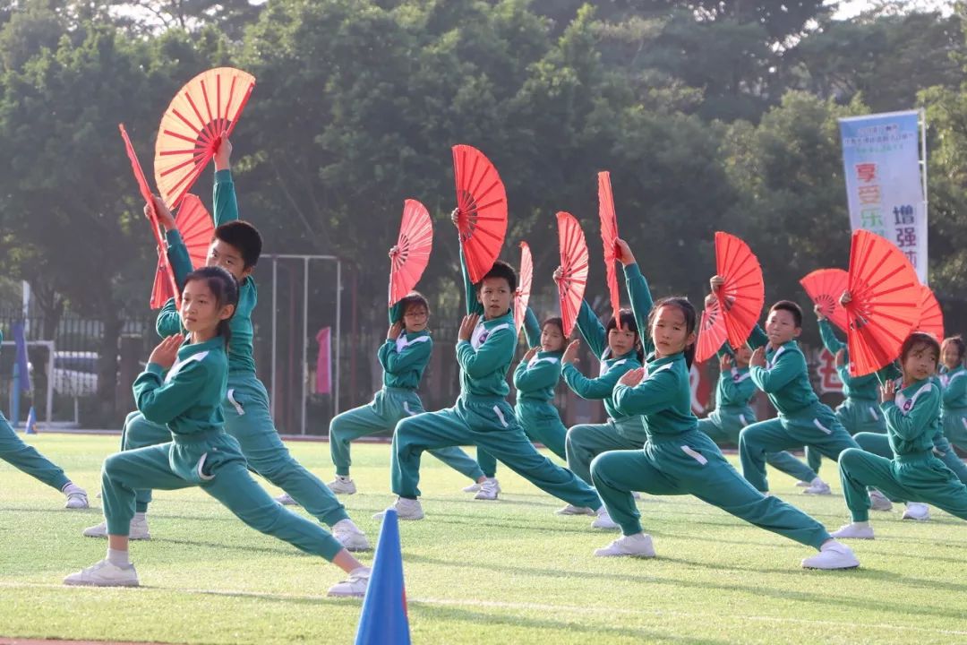 社会的广泛关注,以阳光体育为主旋律的广州市大课间活动将会更有特色