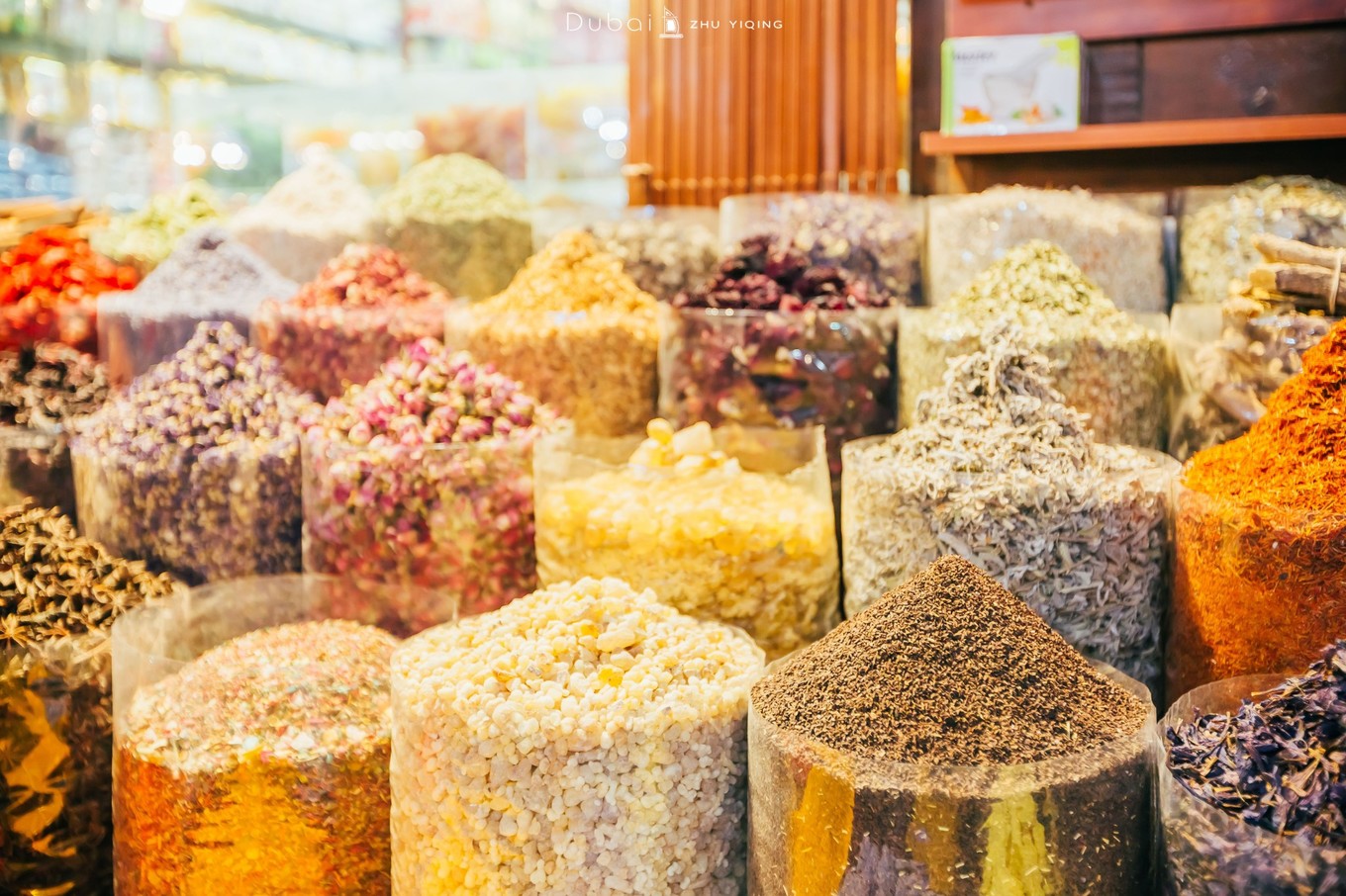 原创最土豪的迪拜卖着最便宜的藏红花迪拜香料市场闻着味就能找到