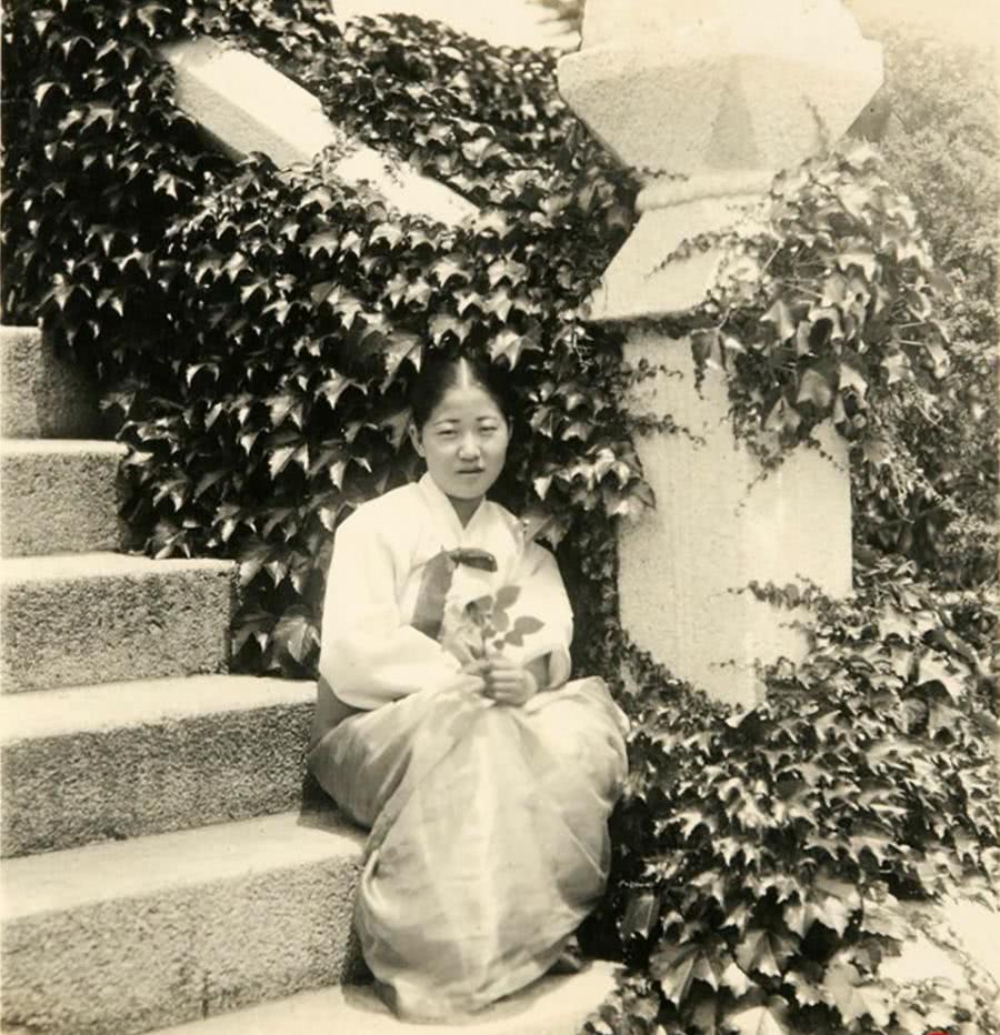 1924年,内蒙古通辽地区的朝鲜族女子.